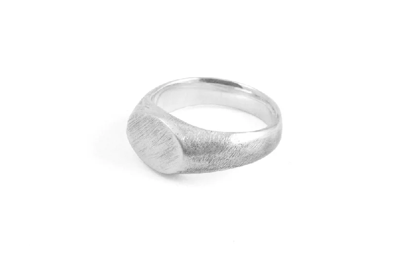 Premium Jewelry At Special Low Prices For A Limited Time #010 - Signet Ring Ellipse Premium Jewelry At Special Low Prices For A Limited Time #010 - Signet Ring Ellipse