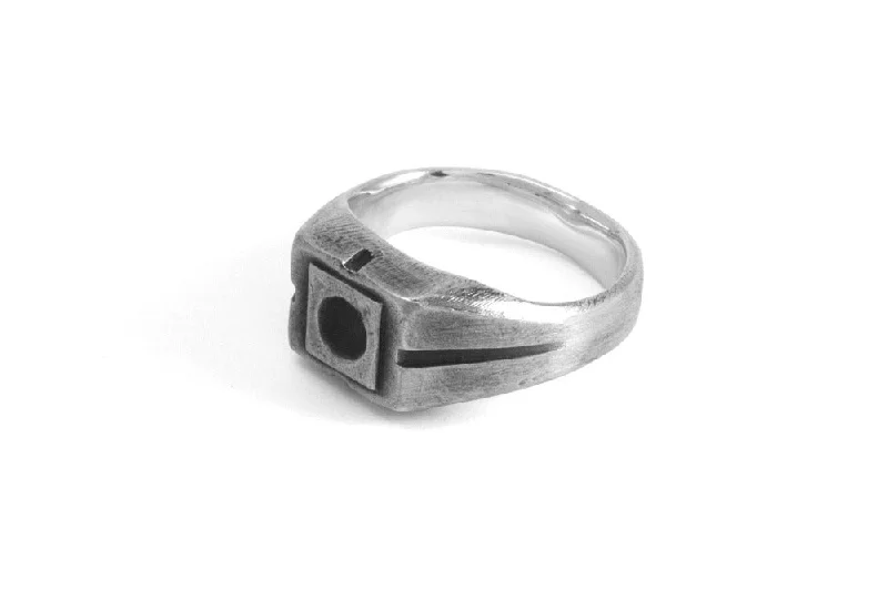 Customized Silver Jewelry For Unique Style #002 - Signet Ring Dot