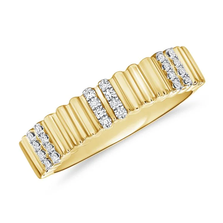 Don't Miss These Dazzling Jewelry Discounts Mini Fluted Diamond Golden Ring