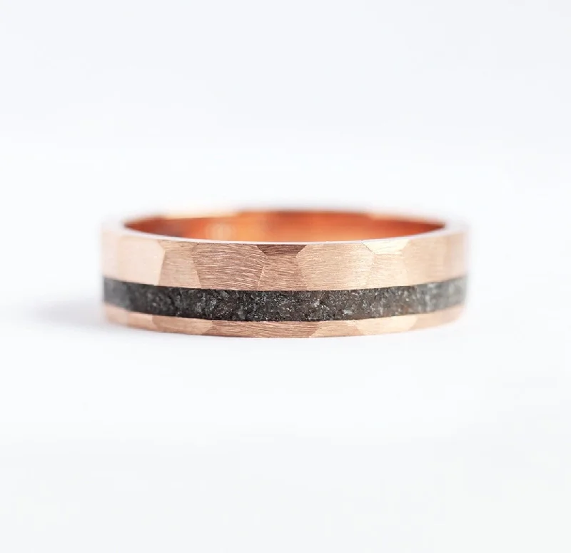 Unmissable Jewelry Clearance – Final Reductions Jean Hammered Black Spinel Inlay Wedding Band Unmissable Jewelry Clearance – Final Reductions Jean Hammered Black Spinel Inlay Wedding Band