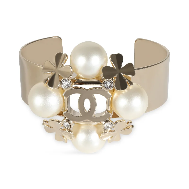 Trending Jewelry Styles Now At Limited-Time Discounts Chanel 2022 Faux Pearl & CC Clover Cuff Gold Plated Bracelet Trending Jewelry Styles Now At Limited-Time Discounts Chanel 2022 Faux Pearl & CC Clover Cuff Gold Plated Bracelet