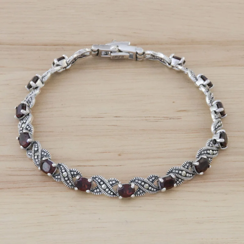 Personalized Jewelry Sale – Meaningful Gifts At Great Prices Enchanting Scarlet Garnet Silver Link Bracelet Personalized Jewelry Sale – Meaningful Gifts At Great Prices Enchanting Scarlet Garnet Silver Link Bracelet