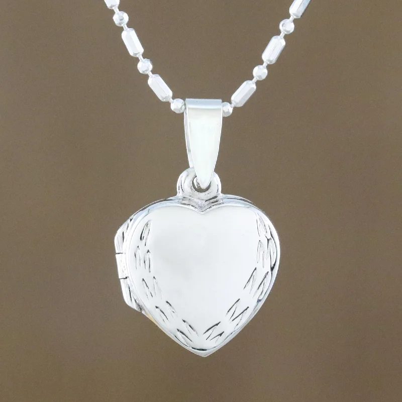 Big Discounts On Elegant Jewelry Collections Enduring Memory Handcrafted Sterling Silver Heart Locket Necklace Big Discounts On Elegant Jewelry Collections Enduring Memory Handcrafted Sterling Silver Heart Locket Necklace