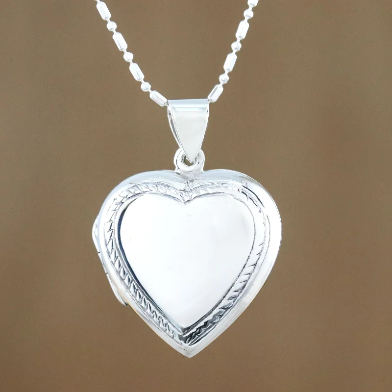 Your Dream Jewelry At Dream Prices Enduring Romance Handcrafted Sterling Silver Heart Locket Necklace Your Dream Jewelry At Dream Prices Enduring Romance Handcrafted Sterling Silver Heart Locket Necklace