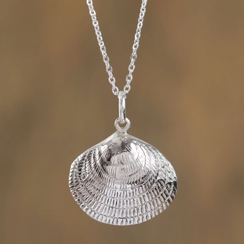 Premium Diamond Jewelry At Once-In-A-Lifetime Discounts Mediterranean Shell Sterling Silver Seashell Pendant Necklace from Mexico Premium Diamond Jewelry At Once-In-A-Lifetime Discounts Mediterranean Shell Sterling Silver Seashell Pendant Necklace from Mexico