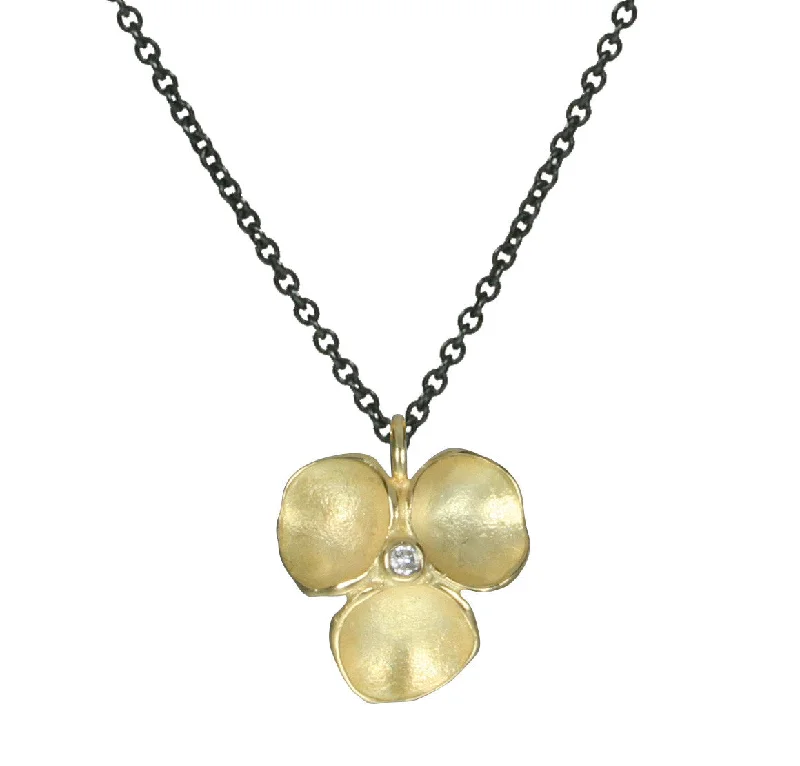 Beautiful Jewelry, Breathtaking Discounts – Hurry In Medium Tri-Pod Pendant with Diamond Beautiful Jewelry, Breathtaking Discounts – Hurry In Medium Tri-Pod Pendant with Diamond