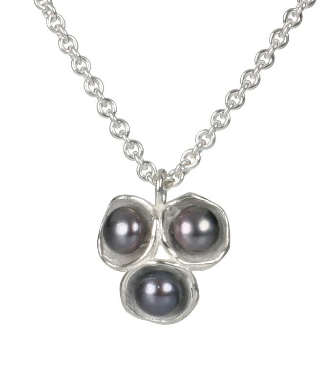 High-End Sparkle, Low-End Prices – Jewelry Sale Live Tri-Pod Pearl Pendant