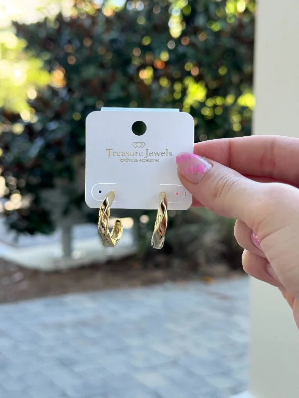 Fashion-Forward Jewelry At Incredible Prices New Katalina Hoop Earrings by Treasure Jewels Fashion-Forward Jewelry At Incredible Prices New Katalina Hoop Earrings by Treasure Jewels