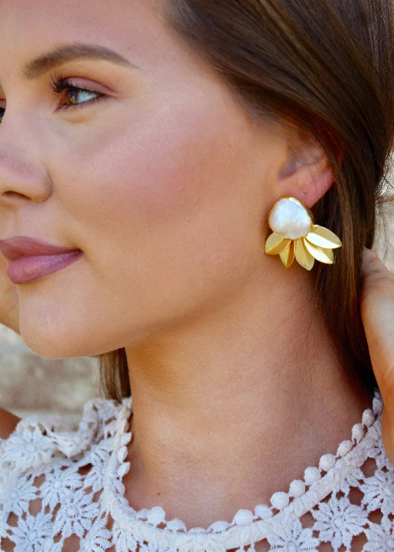 Last Chance To Shop High-End Jewelry At Markdown Prices Arlene | Triangle Stud