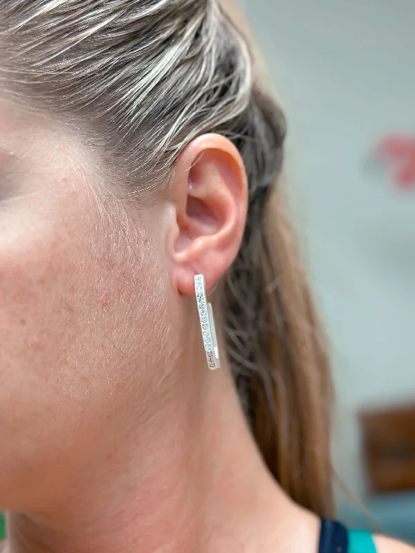 Timeless Beauty, Unbeatable Deals – Jewelry Sale On Elongated Octagon Matte Hoop Earrings - Silver Timeless Beauty, Unbeatable Deals – Jewelry Sale On Elongated Octagon Matte Hoop Earrings - Silver