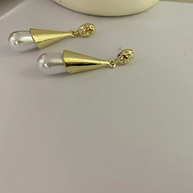 Get Ready To Sparkle – Special Jewelry Discounts Elegant Gold Cone Drop Pearl Earrings-jlt11589 Get Ready To Sparkle – Special Jewelry Discounts Elegant Gold Cone Drop Pearl Earrings-jlt11589