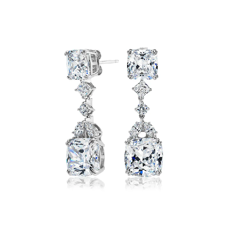 Timeless Elegance Now At Special Discounts Statement earrings with 13.18 carats* of diamond simulants in sterling silver Timeless Elegance Now At Special Discounts Statement earrings with 13.18 carats* of diamond simulants in sterling silver