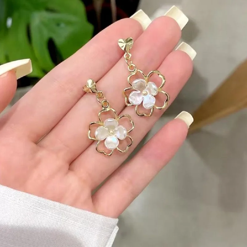 Timeless Elegance Now At Special Discounts VF Collection Gold Plated Dangler Earrings Timeless Elegance Now At Special Discounts VF Collection Gold Plated Dangler Earrings