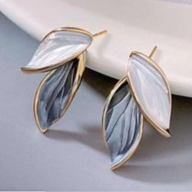 Luxury Meets Affordability – Jewelry Sale Live Now VF Collection Gold Plated Studs Earrings Luxury Meets Affordability – Jewelry Sale Live Now VF Collection Gold Plated Studs Earrings