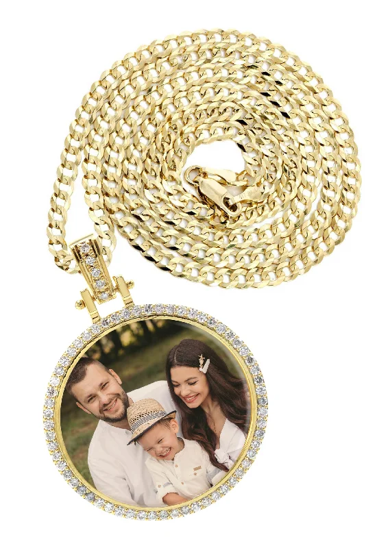 The Ultimate Jewelry Sale – Exclusive Styles At Great Prices Diamond 10K/14K Yellow Gold Large Round Picture Pendant Necklace | Appx. 0.65 Carat The Ultimate Jewelry Sale – Exclusive Styles At Great Prices Diamond 10K/14K Yellow Gold Large Round Picture Pendant Necklace | Appx. 0.65 Carat