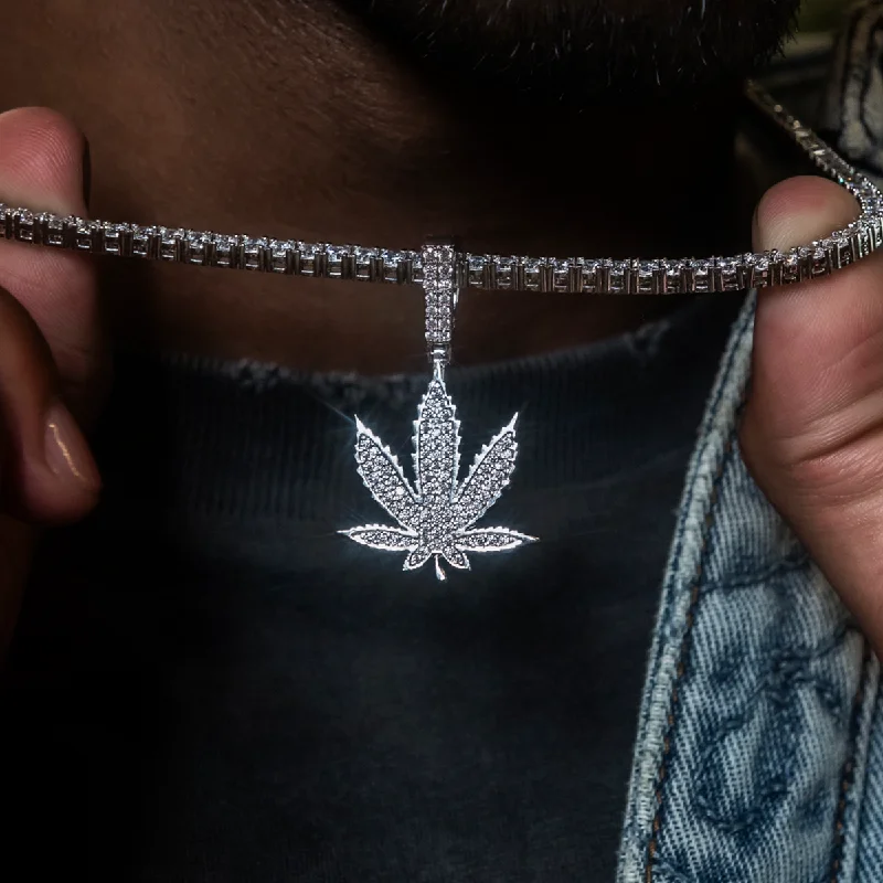 Special Offers On Handcrafted And Designer Jewelry Diamond Weed Leaf Pendant in White Gold Special Offers On Handcrafted And Designer Jewelry Diamond Weed Leaf Pendant in White Gold