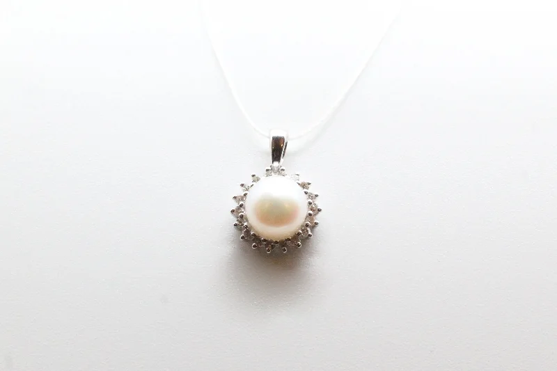 Grab Exquisite Jewelry At The Lowest Prices White Gold Pearl Halo Pendant