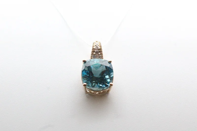 Your Dream Jewelry At Dream Prices Yellow Gold Cushion Blue Topaz Pendant