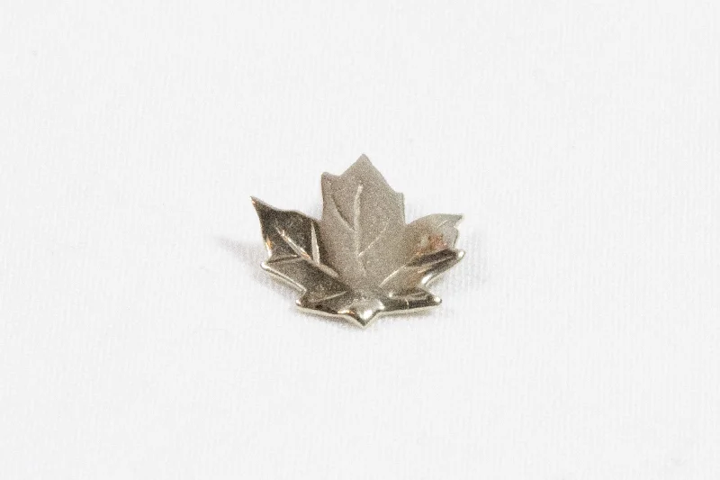 Exclusive Savings On Timeless Jewelry Pieces Yellow Gold Maple Leaf Pendant