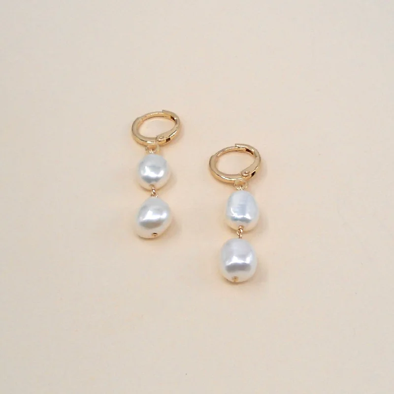 Seasonal Jewelry Deals – Elevate Your Style Double Pearl Hoops Wholesale