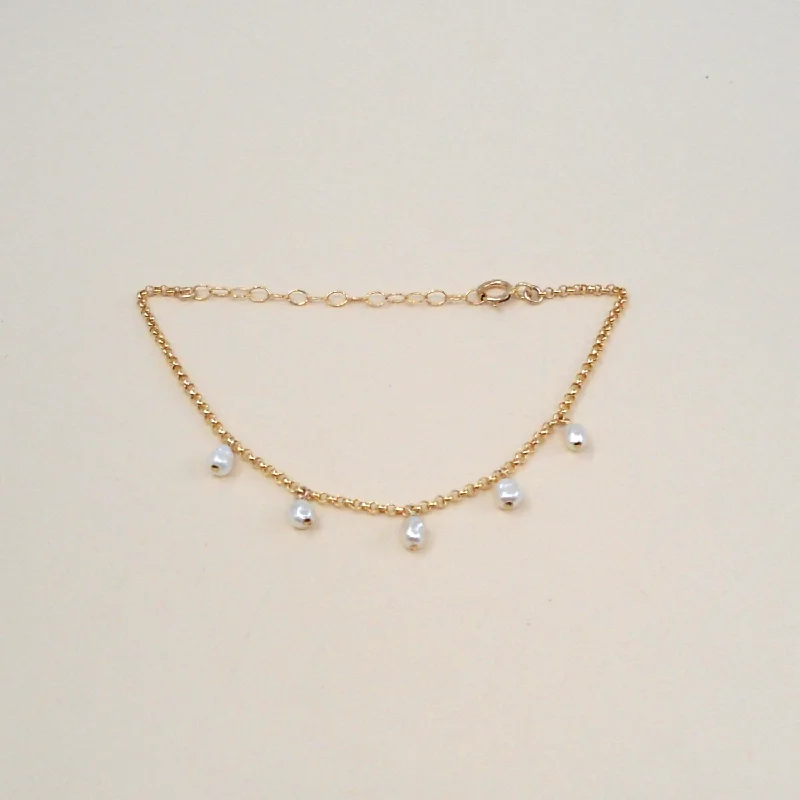 Bestselling Jewelry At Special Promotional Rates Five Pearl Bracelet Wholesale